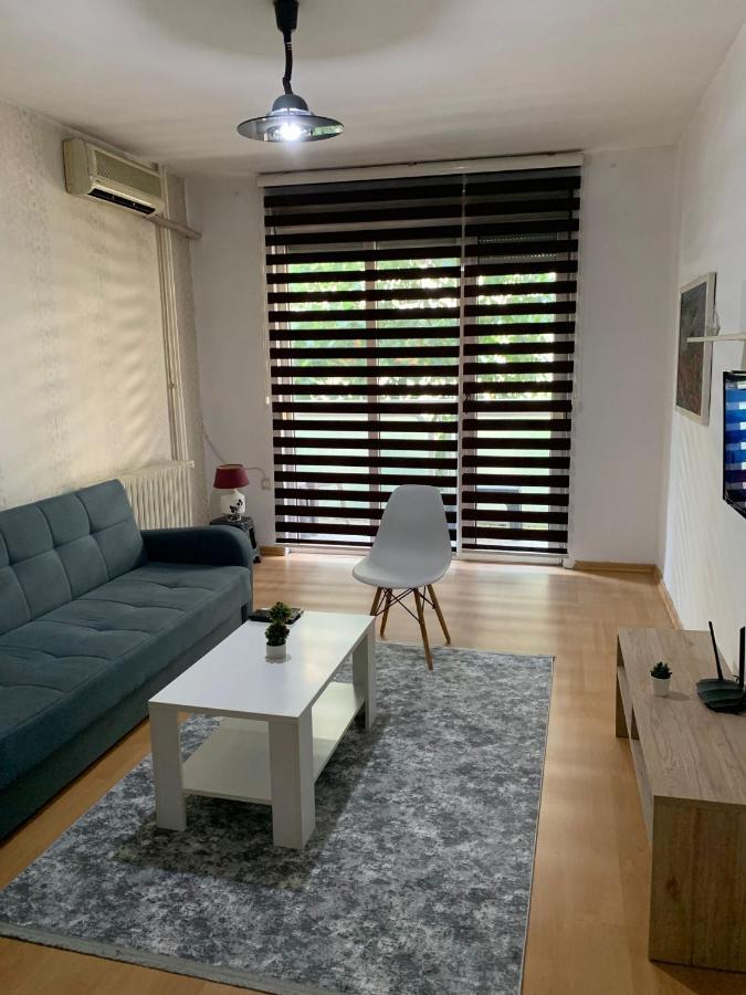 Lungro'S Square Apartment Skopje Buitenkant foto